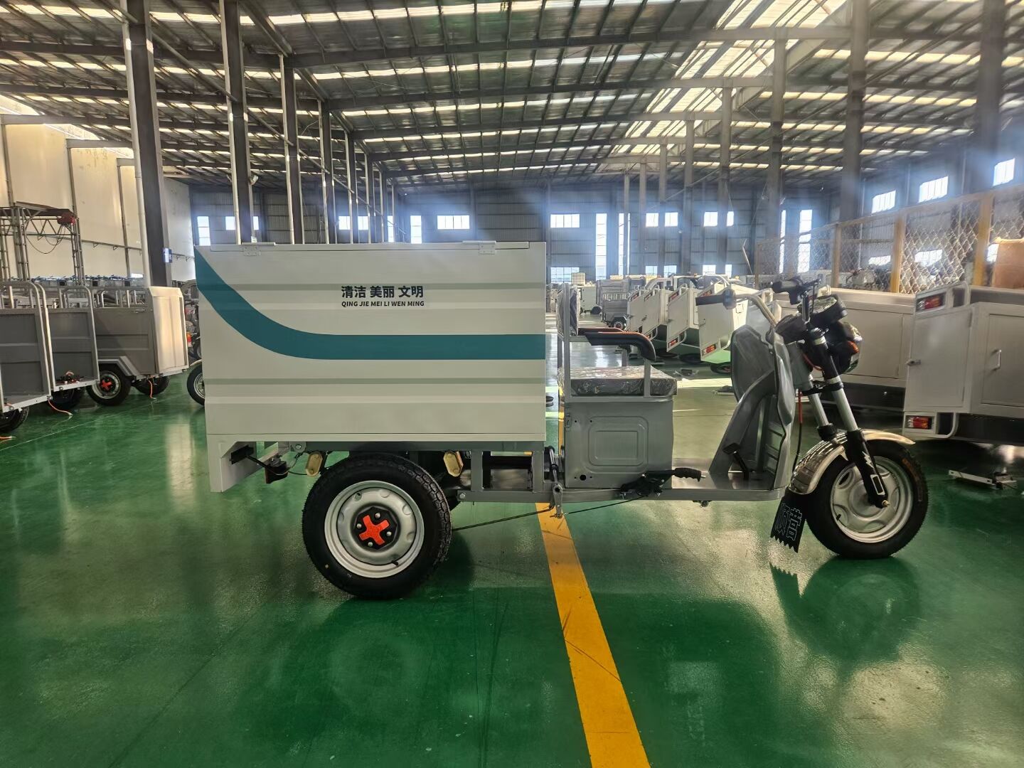 京C牌照電動垃圾清運(yùn)車